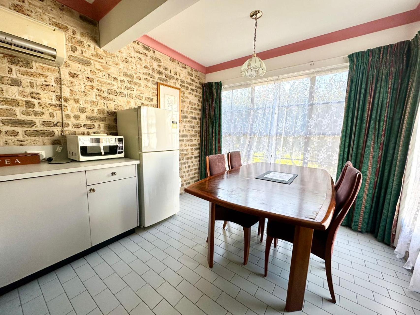 Sir Francis Drake Motel 3*