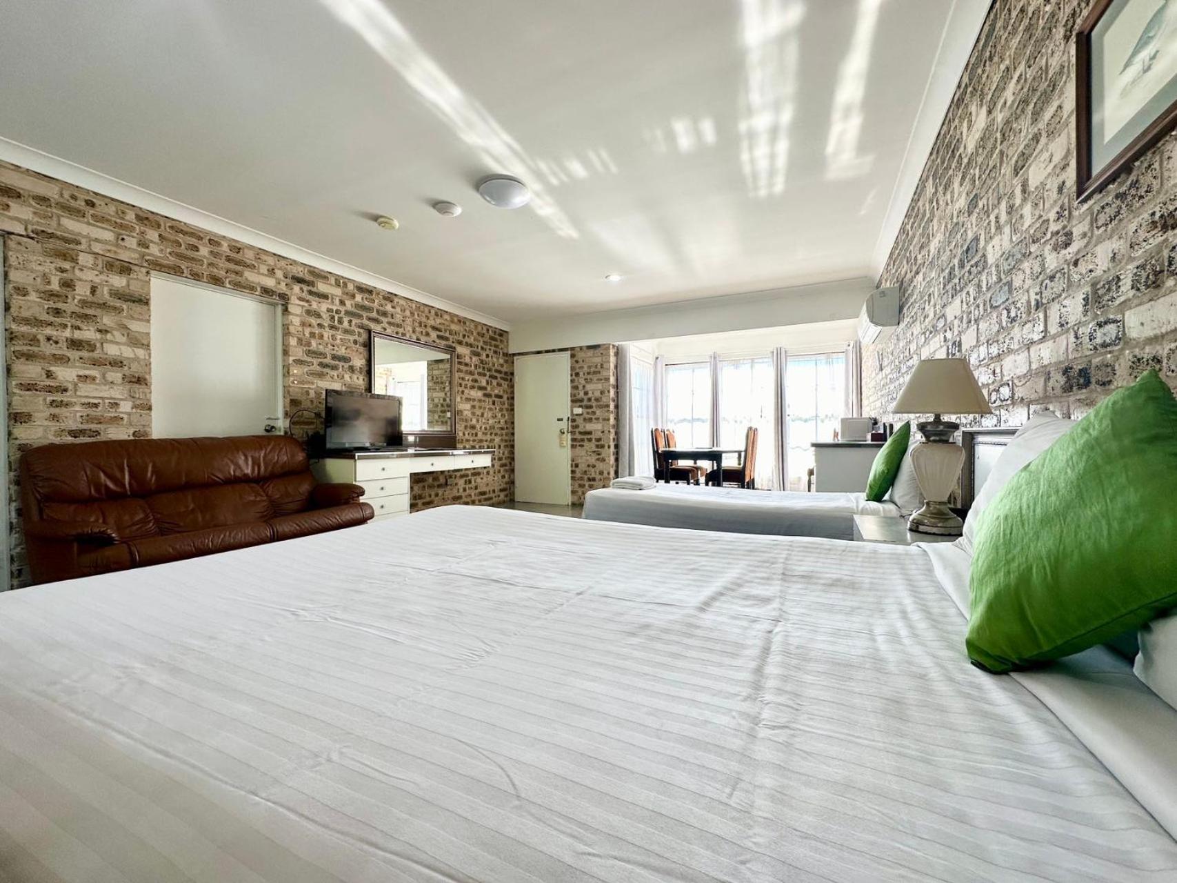 Motel Sir Francis Drake 3*