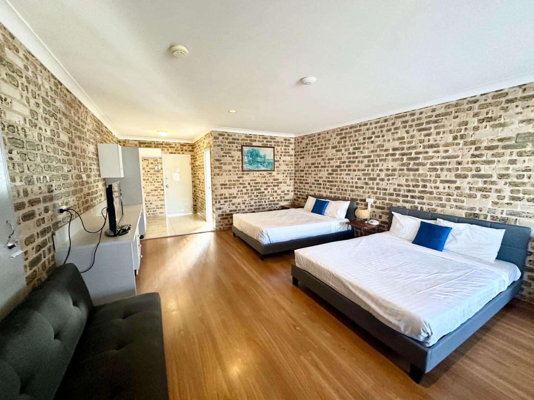 Motel Sir Francis Drake 3*