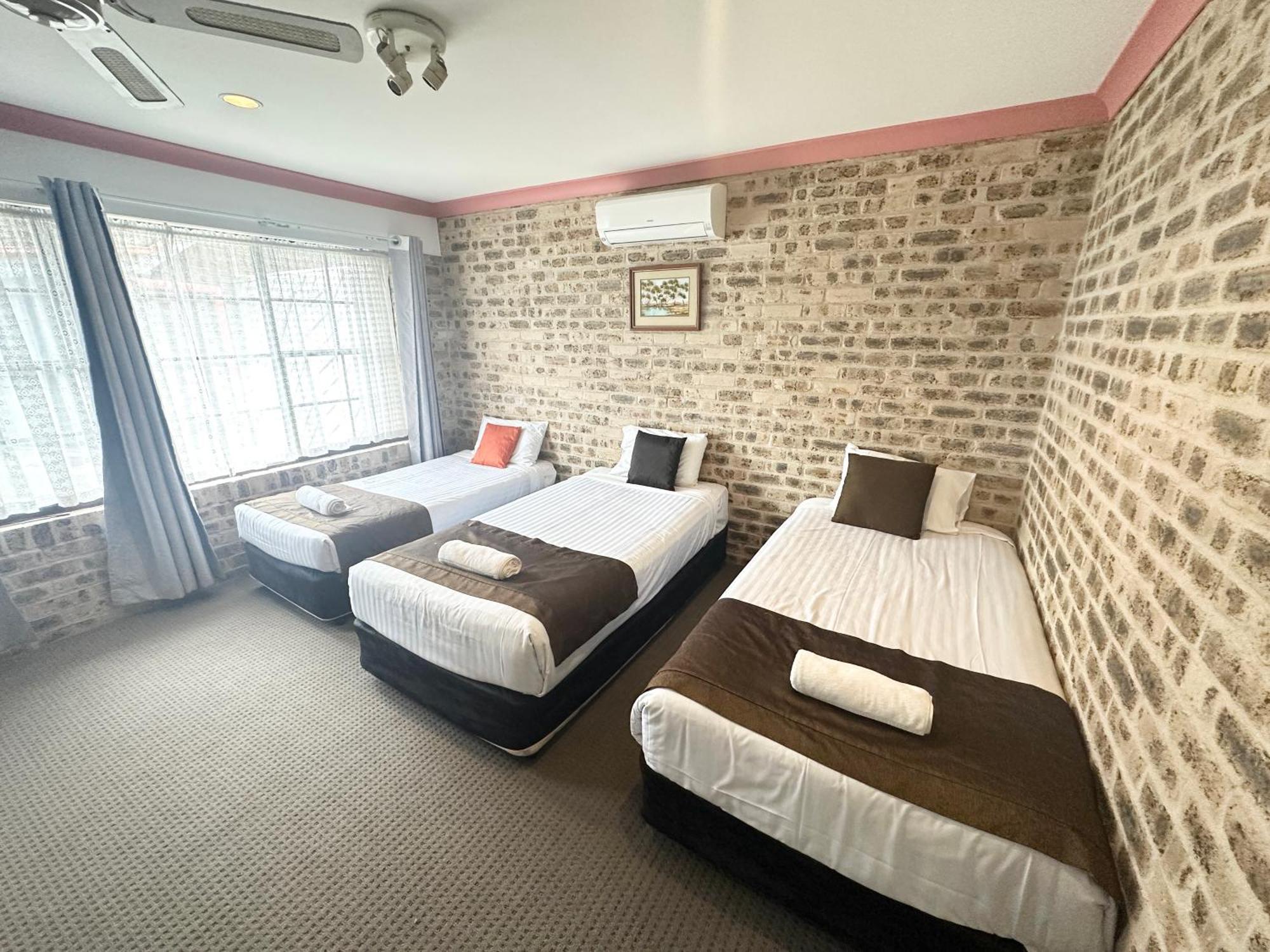 Sir Francis Drake 3* Heatherbrae