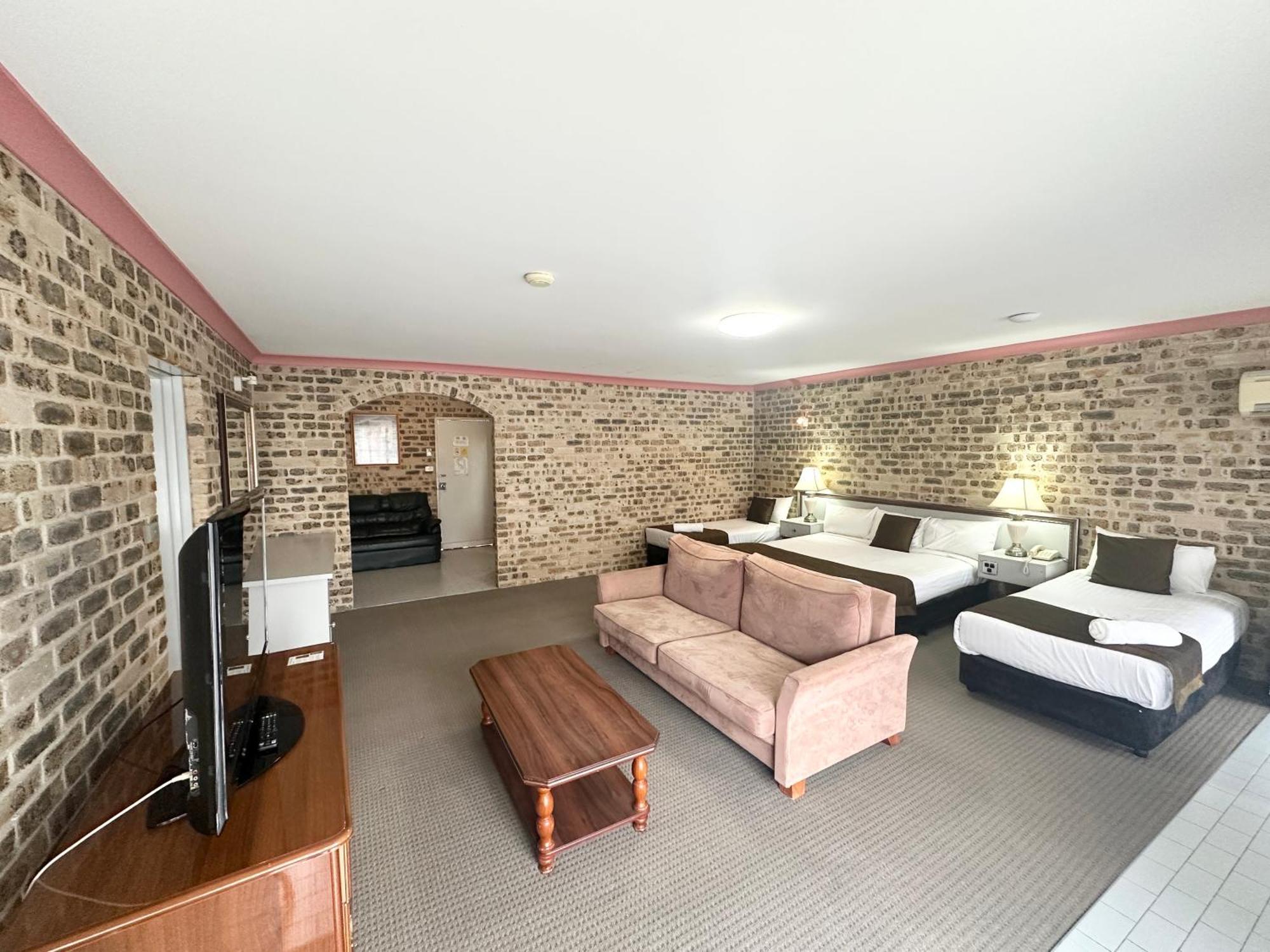 Sir Francis Drake Motel